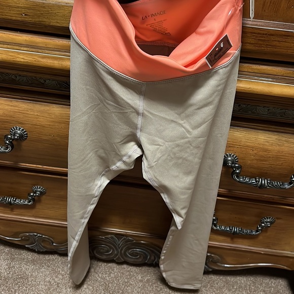 LA +Image 2 Piece Sports Bra & Leggings Performance, Breathable & Comfort Fit! - Picture 8 of 8